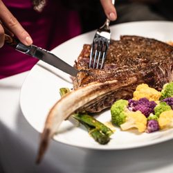 1832 Steakhouse
