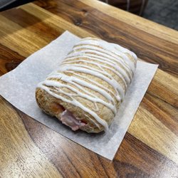 The Clean Bean - Raspberry croissant