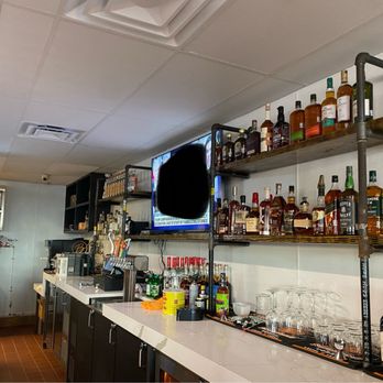 Roma Italian Bistro - Full service bar! Wish I took pics of the bar stools. - Italian Near Me - Plano, Texas Roma Italian Bistro - Full service bar! Wish I took pics of the bar stools. - Italian Near Me - Plano, Texas