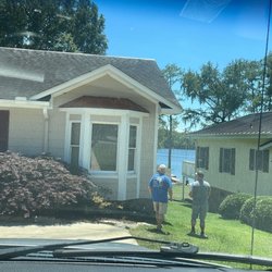 XYZ Roofs - Talking with the roofing professional.