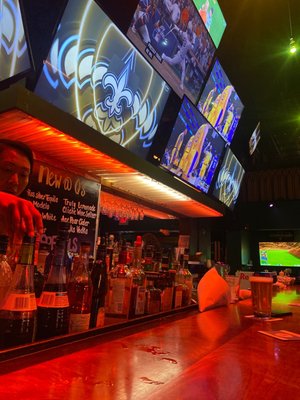 Q's Billiard Club & Restaurant by null