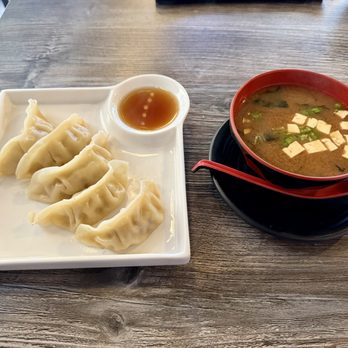 Ariyan - Steamed Gyoza - Sushi Bars Near Me - Des Moines, Iowa
