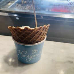 Cinnamon bun gelato Cinnamon bun gelato