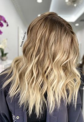 Davida Salon by null