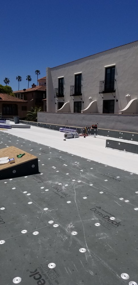 Slide of Al's Roofing & Gutters