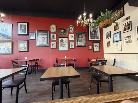 Po' Shines Cafe De La Soul by null