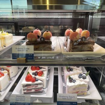 Paris Baguette - Cake slices - Bakeries Near Me - Duluth, Georgia