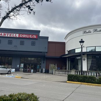 Bartell Drugs - Exterior is nice - Drugstores Near Me - Redmond, Washington