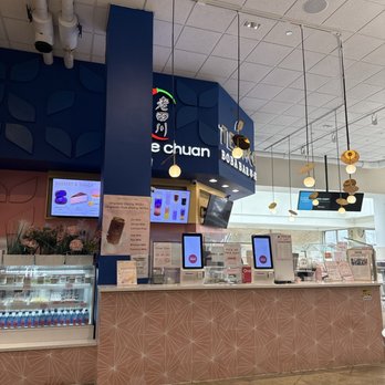 Te'amo Boba Bar - Checkout area - Bubble Tea Near Me - Chicago, Illinois Te'amo Boba Bar - Checkout area - Bubble Tea Near Me - Chicago, Illinois
