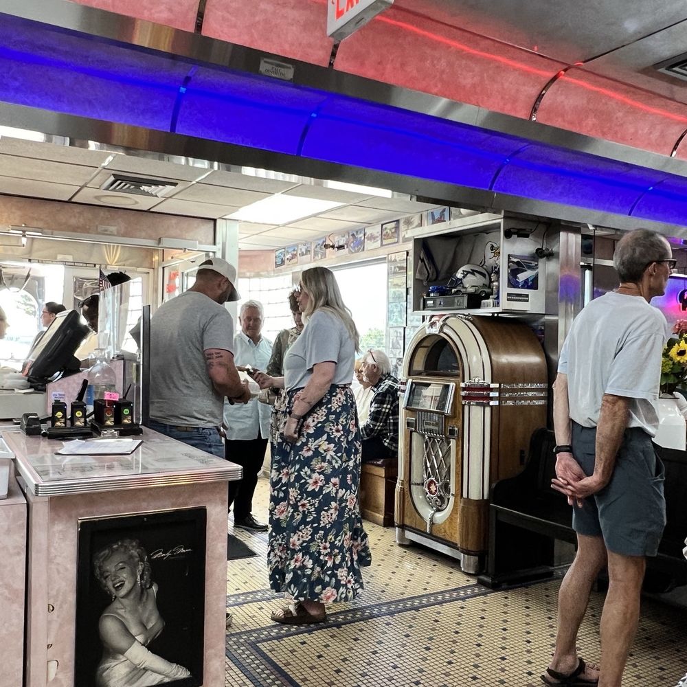 Rosie's Diner - Waiting area - Diners Near Me - Monument, Colorado