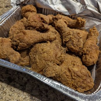 Texas Wings and Grill - 15 pieces of crispy Fried chicken leg and thighs - Chicken Wings Near Me - Austin, Texas Texas Wings and Grill - 15 pieces of crispy Fried chicken leg and thighs - Chicken Wings Near Me - Austin, Texas