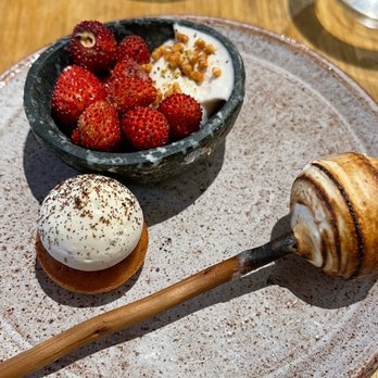 Auberge Nicolas Flamel - Dessert. We were chatting with another diner when this was served, so we didn't get a description of it. - French Near Me - Paris, 75 Auberge Nicolas Flamel - Dessert. We were chatting with another diner when this was served, so we didn't get a description of it. - French Near Me - Paris, 75
