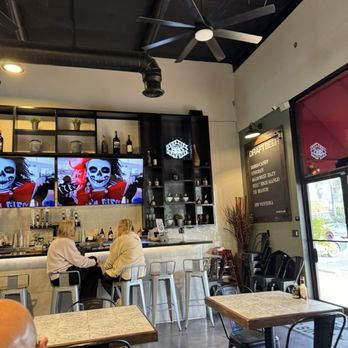 Tacos 805 - Dining room - Mexican Near Me - Simi Valley, California