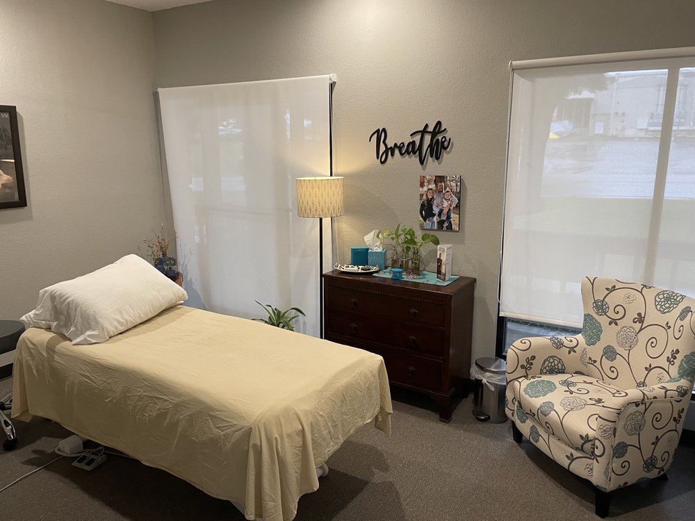 HANDS ON PHYSICAL THERAPY Updated September 2024 12 Photos & 38