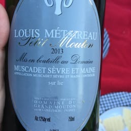 Refreshing Muscadet for picnicking at the Huntington