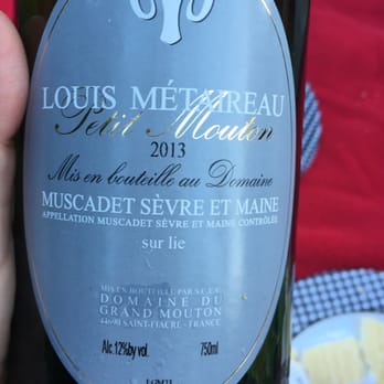 Mission Wines - Refreshing Muscadet for picnicking at the Huntington - Beer, Wine & Spirits Near Me - South Pasadena, California