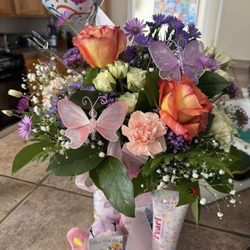 Lady Bug Flower & Gift Shop - Beautiful flowers