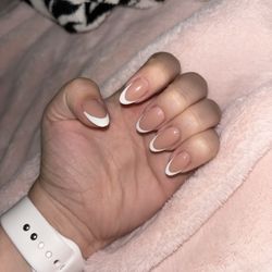 S&B NAILS - French tip nails