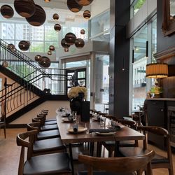 Vivienne's Bistro - Vivienne's Bistro ~ Interior