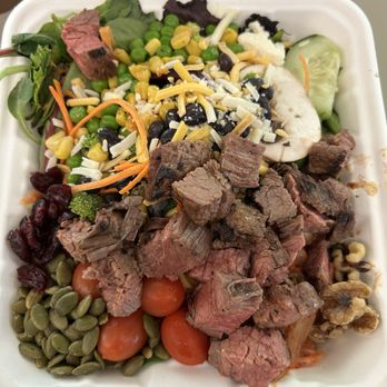 Lincoln Plaza Cafe - Salad with steak - Cafes Near Me - Sacramento, California Lincoln Plaza Cafe - Salad with steak - Cafes Near Me - Sacramento, California