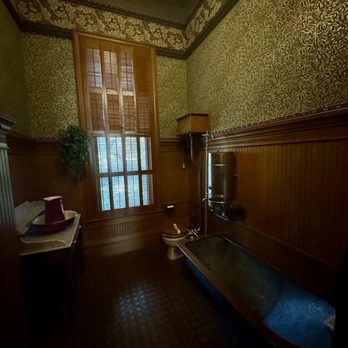 McHenry Mansion - Museums Near Me - Modesto, California