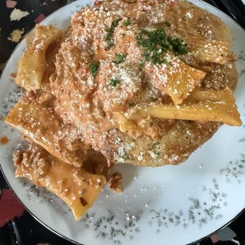 Mama Mila’s - Italian Near Me - Columbia, Tennessee