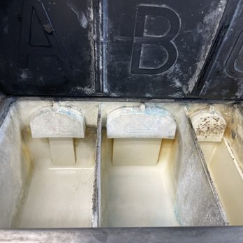 Lori Meadows Coin Op Laundry - Look at the mold - Laundromat Near Me - San Mateo, California