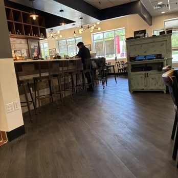 Another Broken Egg Cafe - Bar area - Breakfast & Brunch Near Me - Fairfax, Virginia