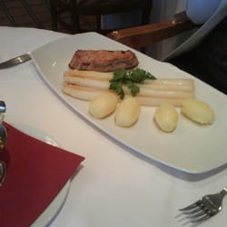 Restaurant MaxWell - Spargel mit Kalbssteak