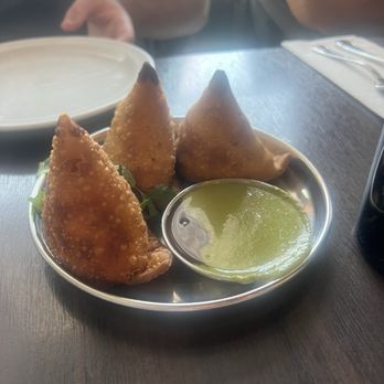 Badmaash - Downtown LA - SAMOSA - BUTTER CHICKEN - Indian Near Me - Los Angeles, California