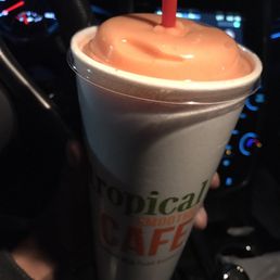 HUGE smoothie! They didn't ask me what size I wanted so I guess this is the standard?????