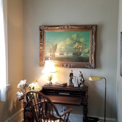 Clifford House Bed & Breakfast - Withington Room, 2nd floor, shared bath across hall as in most homes! Has cozy desk area.