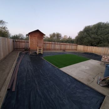 Elite Pros - a backyard with artificial turf - Landscaping Near Me - Princeton, Texas Elite Pros - a backyard with artificial turf - Landscaping Near Me - Princeton, Texas