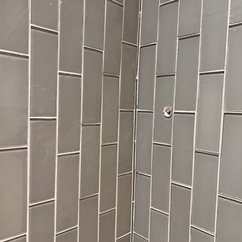 De La O Solutions - Look how bad he did this tile job. Look at the corner and disgusting grouting plus he has no f clue how to lay out tile at all!!! Stayaway - General Contractors Near Me - Annandale, Virginia