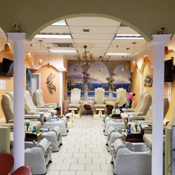 Flinthills Mall - Crystal Nails