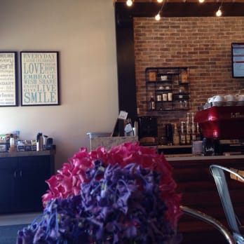Cuatro Coffee - Coffee & Tea Near Me - Surrey, British Columbia