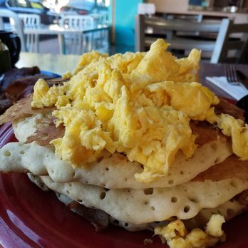 Crest Cafe - Midwestern Madness - Cafes Near Me - San Diego, California