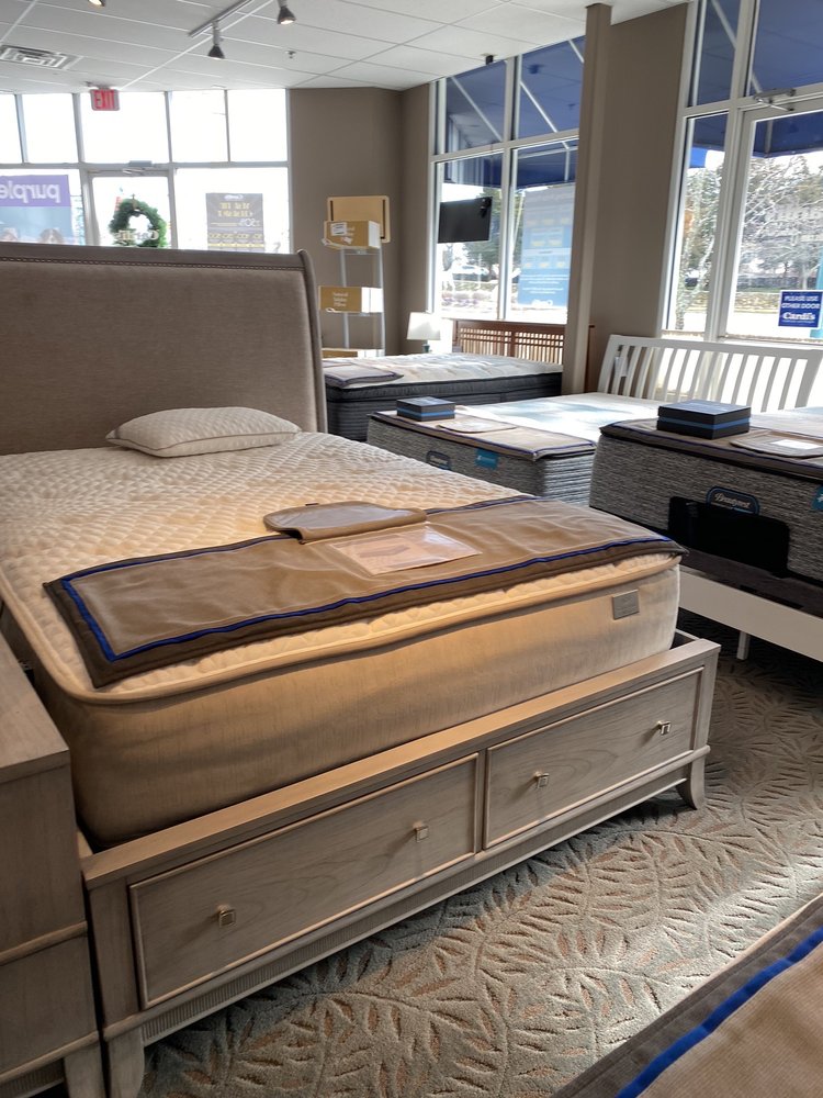 CARDI’S FURNITURE & MATTRESSES SOUTH KINGSTOWN Updated September