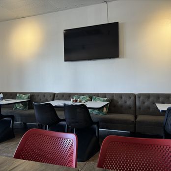 Baan Thai - inside - Thai Near Me - Santa Maria, California