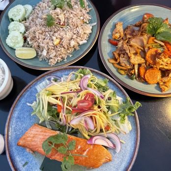 Wyckoff Thai - i dont know the names of the dishes on the manue but top left clockwise; crab fried rice, drunken noodle, mango salmon - Thai Near Me - Wyckoff, New Jersey Wyckoff Thai - i dont know the names of the dishes on the manue but top left clockwise; crab fried rice, drunken noodle, mango salmon - Thai Near Me - Wyckoff, New Jersey