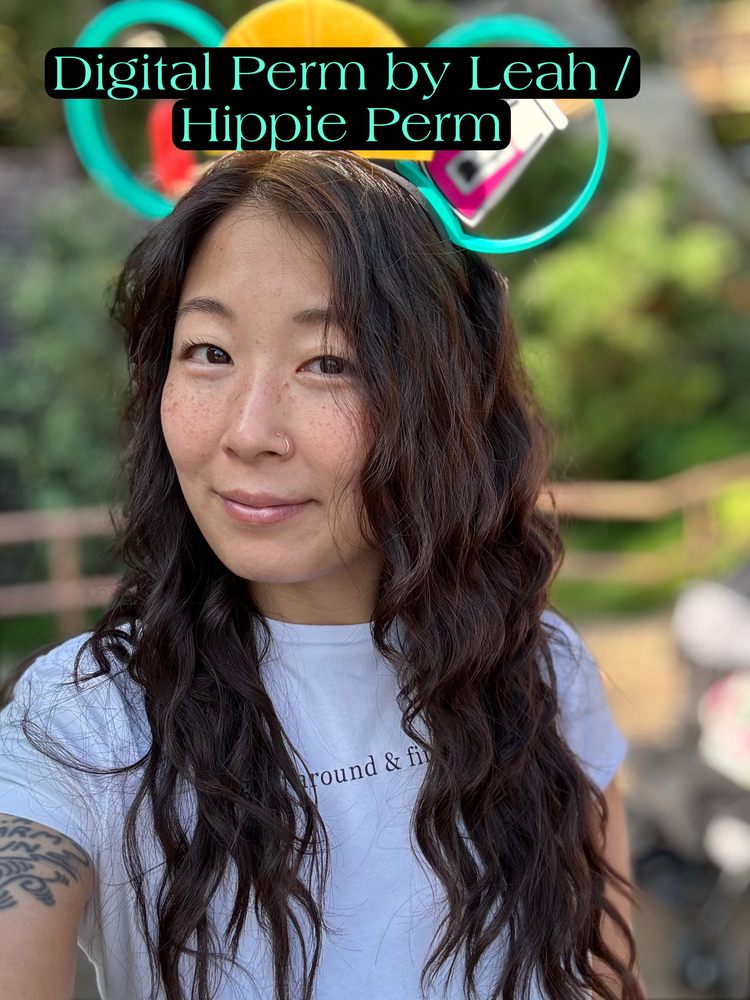 Leah's Korean Beauty Salon Logo