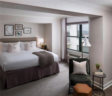 Claridge House Chicago, Tapestry Collection by Hilton by null