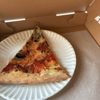 Finelli New York Pizzeria - Mushroom slice - Pizza Near Me - Ellsworth, Maine Finelli New York Pizzeria - Mushroom slice - Pizza Near Me - Ellsworth, Maine