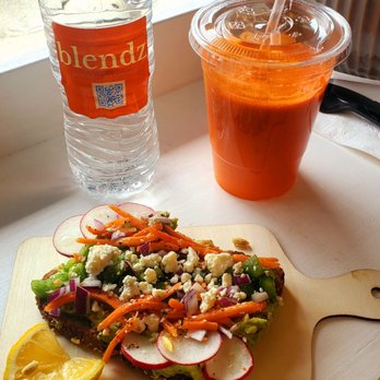 Blendz Cafe - Hummus Toazt - Juice Bars & Smoothies Near Me - Highland Park, New Jersey
