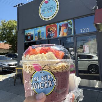 The Real Juicery - Very Berry Açaí Bowl - Juice Bars & Smoothies Near Me - Canoga Park, California