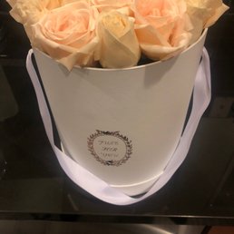 Tall box 2 dozen white roses Tall box 2 dozen white roses