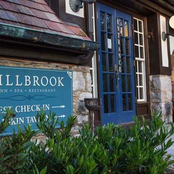 Hillbrook Inn - Hillbrook Inn - Bed & Breakfast Near Me - Charles Town, West Virginia