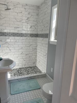 Stunning entryway and shower - If you are looking for a stunning entryway or shower, give us a shout /aka email us at alansweet@creativesurfacestile.com and please check out the website for more information. Creativesurfacestile.com. We look forward to working with ya 😁