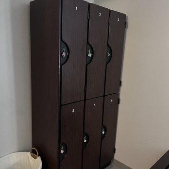 Bettye O. Day Spa - Locker room - Day Spas Near Me - Chicago, Illinois Bettye O. Day Spa - Locker room - Day Spas Near Me - Chicago, Illinois
