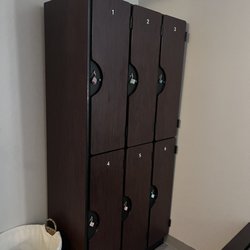 Bettye O. Day Spa - Locker room